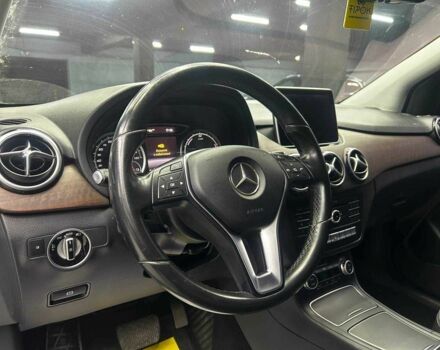 Черный Мерседес Б-класс, объемом двигателя 0 л и пробегом 116 тыс. км за 10300 $, фото 8 на Automoto.ua