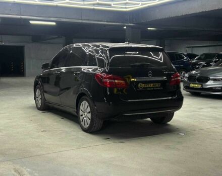 Черный Мерседес Б-класс, объемом двигателя 0 л и пробегом 116 тыс. км за 10300 $, фото 3 на Automoto.ua