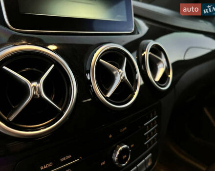 Черный Мерседес Б-класс, объемом двигателя 0 л и пробегом 114 тыс. км за 9900 $, фото 25 на Automoto.ua