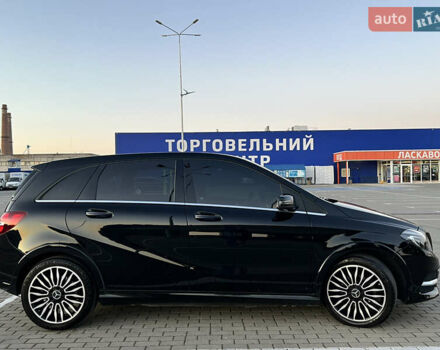 Черный Мерседес Б-класс, объемом двигателя 0 л и пробегом 114 тыс. км за 9900 $, фото 5 на Automoto.ua