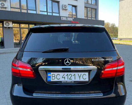 Чорний Мерседес Б-клас, об'ємом двигуна 0 л та пробігом 140 тис. км за 8499 $, фото 11 на Automoto.ua