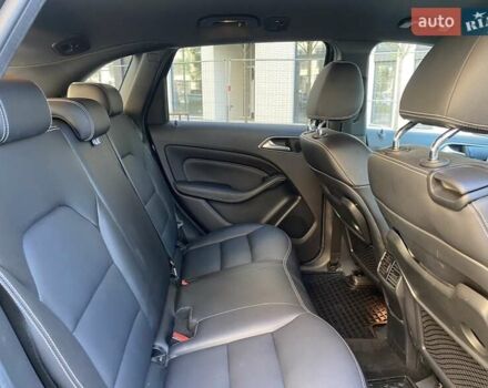 Чорний Мерседес Б-клас, об'ємом двигуна 0 л та пробігом 120 тис. км за 12500 $, фото 12 на Automoto.ua