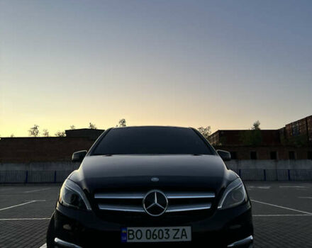 Черный Мерседес Б-класс, объемом двигателя 0 л и пробегом 114 тыс. км за 9900 $, фото 2 на Automoto.ua