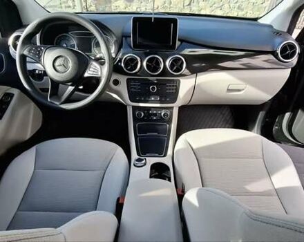 Черный Мерседес Б-класс, объемом двигателя 0 л и пробегом 140 тыс. км за 8799 $, фото 11 на Automoto.ua