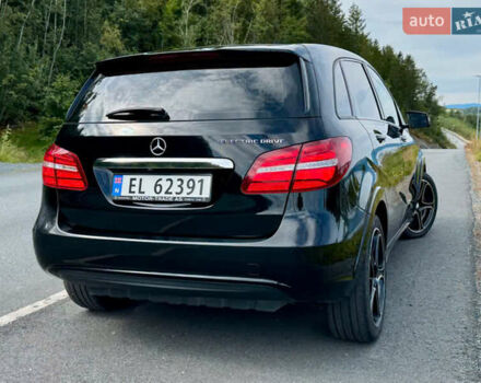 Мерседес Б-класс 2015 в Львове на Automoto.ua Черный Мерседес Б-класс, объемом двигателя 0 л и пробегом 83 тыс. км за 10550 $, фото 5 на Automoto.ua