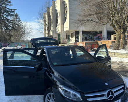 Чорний Мерседес Б-клас, об'ємом двигуна 1.46 л та пробігом 212 тис. км за 13500 $, фото 7 на Automoto.ua
