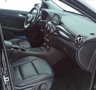 Черный Мерседес Б-класс, объемом двигателя 0 л и пробегом 105 тыс. км за 11500 $, фото 14 на Automoto.ua