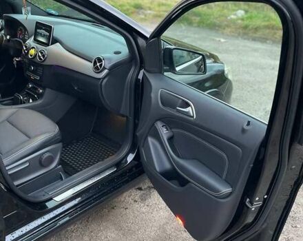 Черный Мерседес Б-класс, объемом двигателя 0 л и пробегом 109 тыс. км за 9900 $, фото 18 на Automoto.ua