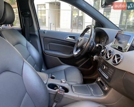 Чорний Мерседес Б-клас, об'ємом двигуна 0 л та пробігом 120 тис. км за 12500 $, фото 8 на Automoto.ua