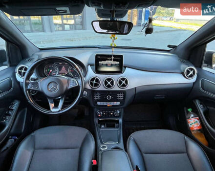 Чорний Мерседес Б-клас, об'ємом двигуна 0 л та пробігом 140 тис. км за 8499 $, фото 21 на Automoto.ua