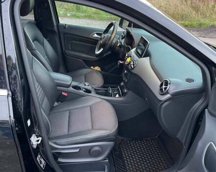 Черный Мерседес Б-класс, объемом двигателя 0 л и пробегом 109 тыс. км за 9900 $, фото 15 на Automoto.ua