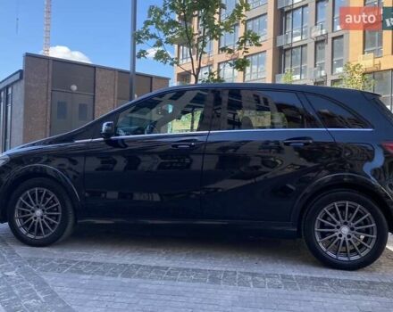 Чорний Мерседес Б-клас, об'ємом двигуна 0 л та пробігом 120 тис. км за 12500 $, фото 4 на Automoto.ua