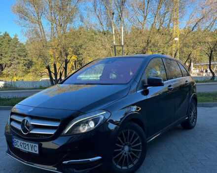 Чорний Мерседес Б-клас, об'ємом двигуна 0 л та пробігом 140 тис. км за 8499 $, фото 5 на Automoto.ua