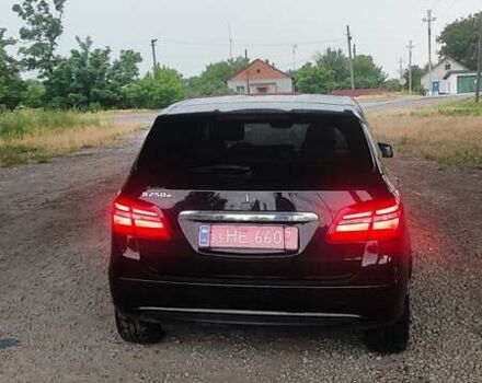 Чорний Мерседес Б-клас, об'ємом двигуна 0 л та пробігом 130 тис. км за 10950 $, фото 12 на Automoto.ua
