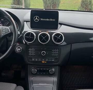 Черный Мерседес Б-класс, объемом двигателя 0 л и пробегом 122 тыс. км за 12291 $, фото 3 на Automoto.ua