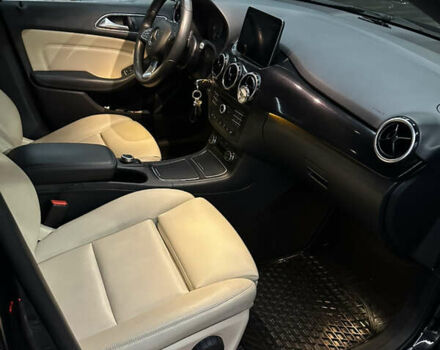 Черный Мерседес Б-класс, объемом двигателя 0 л и пробегом 100 тыс. км за 12700 $, фото 6 на Automoto.ua