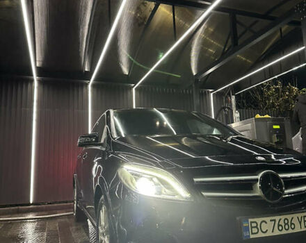 Черный Мерседес Б-класс, объемом двигателя 0 л и пробегом 100 тыс. км за 12700 $, фото 12 на Automoto.ua