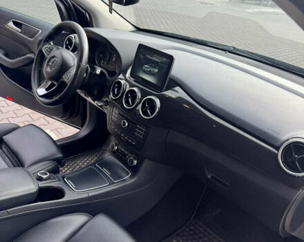 Чорний Мерседес Б-клас, об'ємом двигуна 0 л та пробігом 157 тис. км за 8600 $, фото 7 на Automoto.ua