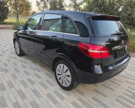Чорний Мерседес Б-клас, об'ємом двигуна 0 л та пробігом 80 тис. км за 5700 $, фото 2 на Automoto.ua