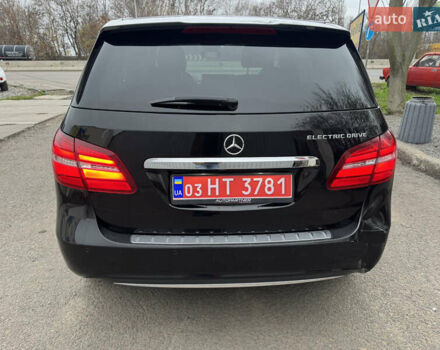 Черный Мерседес Б-класс, объемом двигателя 0 л и пробегом 39 тыс. км за 11000 $, фото 4 на Automoto.ua