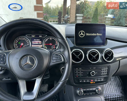 Черный Мерседес Б-класс, объемом двигателя 0 л и пробегом 90 тыс. км за 10900 $, фото 14 на Automoto.ua