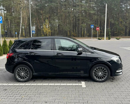 Чорний Мерседес Б-клас, об'ємом двигуна 0 л та пробігом 157 тис. км за 8600 $, фото 3 на Automoto.ua