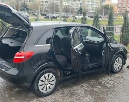 Черный Мерседес Б-класс, объемом двигателя 0 л и пробегом 122 тыс. км за 12291 $, фото 18 на Automoto.ua