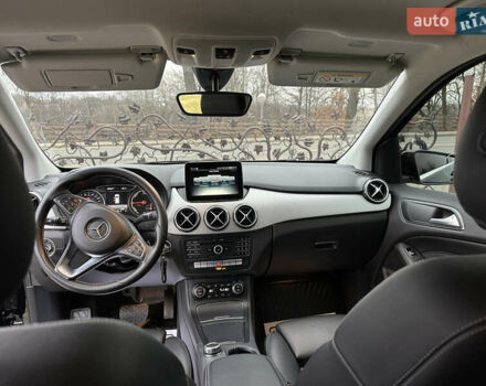 Черный Мерседес Б-класс, объемом двигателя 0 л и пробегом 72 тыс. км за 10550 $, фото 51 на Automoto.ua