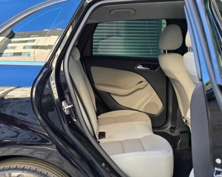 Черный Мерседес Б-класс, объемом двигателя 2.2 л и пробегом 105 тыс. км за 14099 $, фото 4 на Automoto.ua