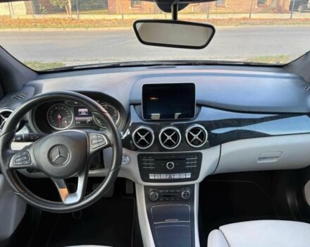 Черный Мерседес Б-класс, объемом двигателя 0 л и пробегом 132 тыс. км за 7500 $, фото 9 на Automoto.ua