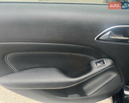 Черный Мерседес Б-класс, объемом двигателя 0 л и пробегом 39 тыс. км за 11000 $, фото 10 на Automoto.ua