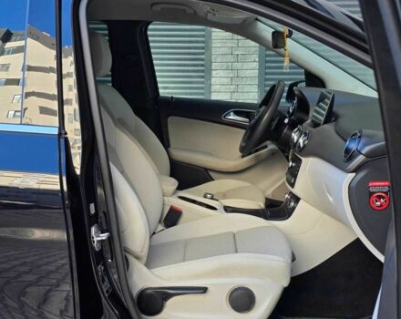 Черный Мерседес Б-класс, объемом двигателя 2.2 л и пробегом 105 тыс. км за 14099 $, фото 3 на Automoto.ua