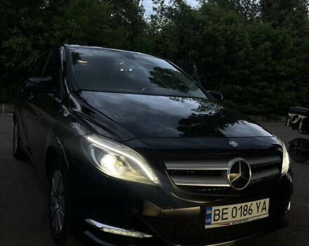 Черный Мерседес Б-класс, объемом двигателя 0 л и пробегом 111 тыс. км за 13000 $, фото 1 на Automoto.ua