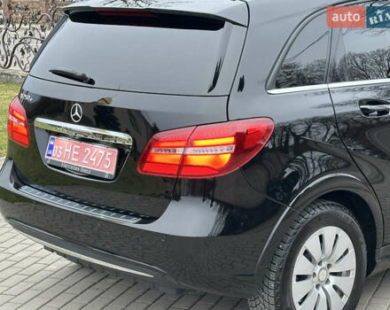 Черный Мерседес Б-класс, объемом двигателя 0 л и пробегом 72 тыс. км за 10550 $, фото 32 на Automoto.ua