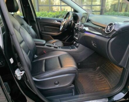 Черный Мерседес Б-класс, объемом двигателя 0 л и пробегом 76 тыс. км за 9800 $, фото 9 на Automoto.ua