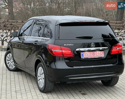 Черный Мерседес Б-класс, объемом двигателя 0 л и пробегом 72 тыс. км за 10550 $, фото 19 на Automoto.ua