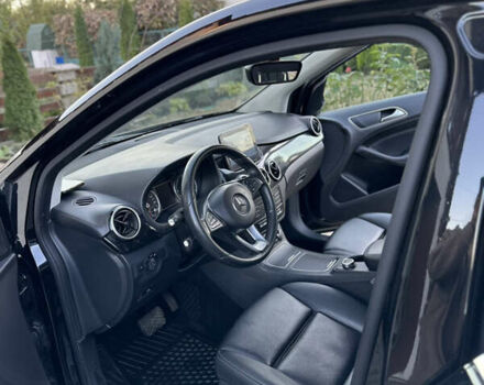 Черный Мерседес Б-класс, объемом двигателя 0 л и пробегом 90 тыс. км за 10900 $, фото 8 на Automoto.ua