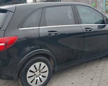 Черный Мерседес Б-класс, объемом двигателя 0 л и пробегом 122 тыс. км за 12291 $, фото 1 на Automoto.ua