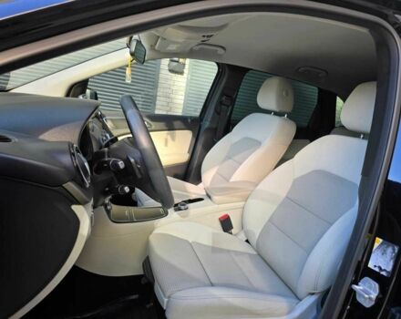 Черный Мерседес Б-класс, объемом двигателя 2.2 л и пробегом 105 тыс. км за 14099 $, фото 9 на Automoto.ua