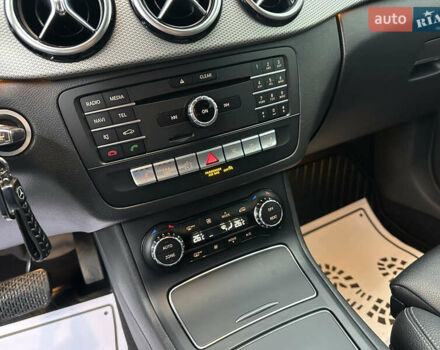 Черный Мерседес Б-класс, объемом двигателя 0 л и пробегом 72 тыс. км за 10550 $, фото 45 на Automoto.ua