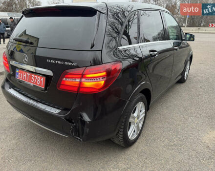 Черный Мерседес Б-класс, объемом двигателя 0 л и пробегом 39 тыс. км за 11000 $, фото 5 на Automoto.ua