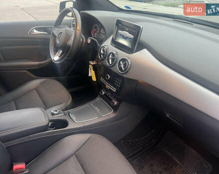 Черный Мерседес Б-класс, объемом двигателя 0 л и пробегом 39 тыс. км за 11000 $, фото 6 на Automoto.ua