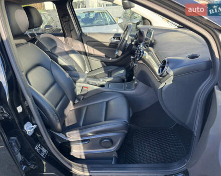 Чорний Мерседес Б-клас, об'ємом двигуна 0 л та пробігом 85 тис. км за 9999 $, фото 29 на Automoto.ua