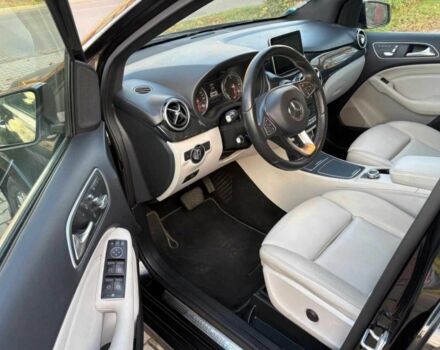 Черный Мерседес Б-класс, объемом двигателя 0 л и пробегом 132 тыс. км за 7500 $, фото 10 на Automoto.ua