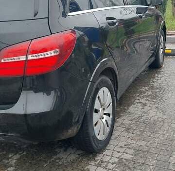 Черный Мерседес Б-класс, объемом двигателя 0 л и пробегом 122 тыс. км за 12291 $, фото 19 на Automoto.ua