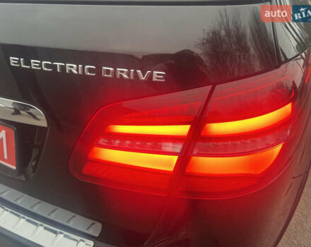 Черный Мерседес Б-класс, объемом двигателя 0 л и пробегом 39 тыс. км за 11000 $, фото 17 на Automoto.ua