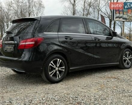 Чорний Мерседес Б-клас, об'ємом двигуна 1.46 л та пробігом 215 тис. км за 15200 $, фото 4 на Automoto.ua