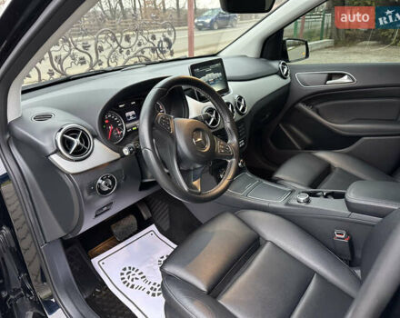 Черный Мерседес Б-класс, объемом двигателя 0 л и пробегом 73 тыс. км за 10550 $, фото 42 на Automoto.ua