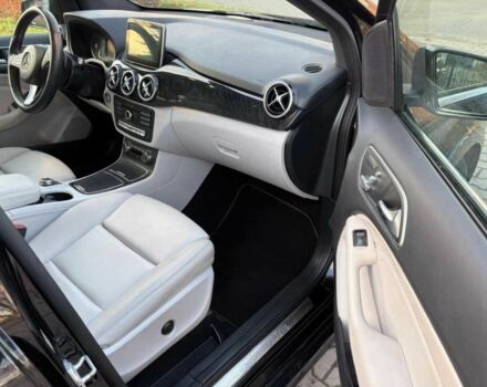 Черный Мерседес Б-класс, объемом двигателя 0 л и пробегом 132 тыс. км за 7500 $, фото 12 на Automoto.ua