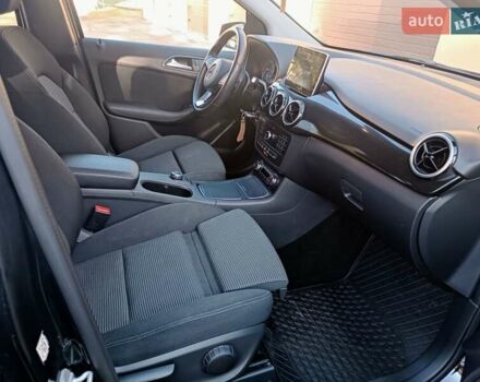 Чорний Мерседес Б-клас, об'ємом двигуна 0 л та пробігом 76 тис. км за 9999 $, фото 51 на Automoto.ua